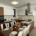 New, Airy And Spacious In Apartamento *