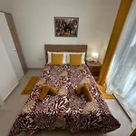 New, Airy And Spacious In 公寓 *