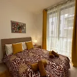 New, Airy And Spacious In 公寓 梅利哈