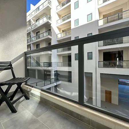 Apartment New, Airy And Spacious In *