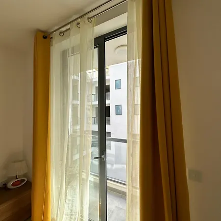 New, Airy And Spacious In Apartment