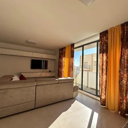 New, Airy And Spacious In Apartment