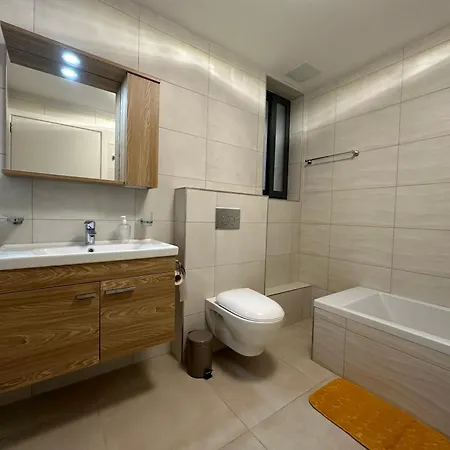 Apartment New, Airy And Spacious In *