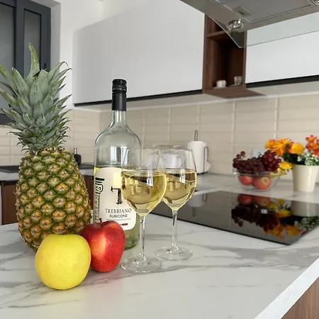 New, Airy And Spacious In Apartment *