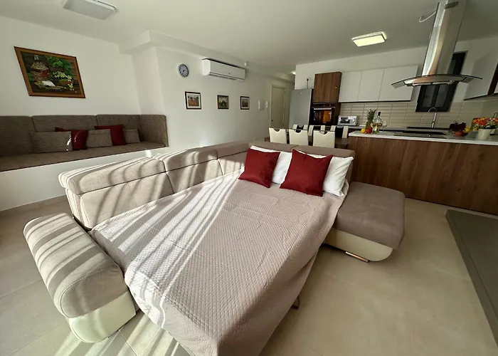 شقة New, Airy And Spacious In المليحة