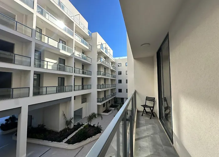 New, Airy And Spacious In المليحة