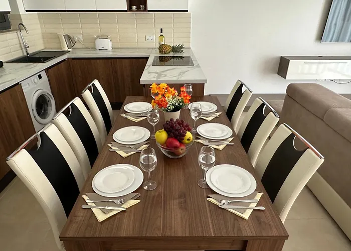 New, Airy And Spacious In المليحة