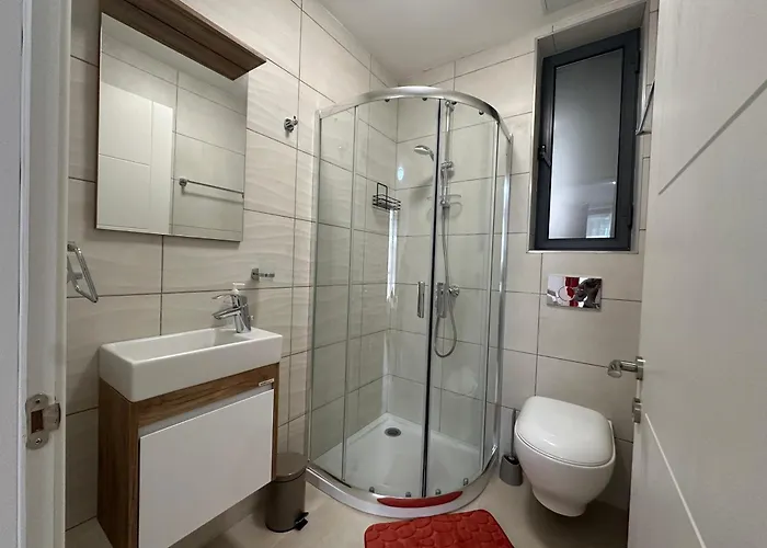 New, Airy And Spacious In شقة المليحة