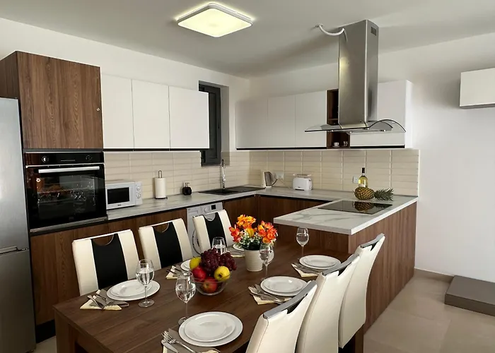 New, Airy And Spacious In شقة *